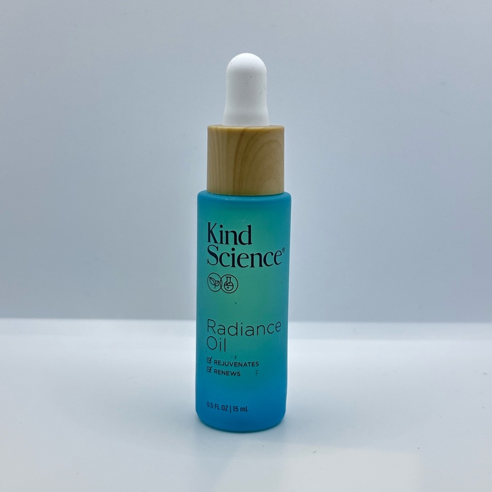 NWOT Radiance Oil - Aqua Blue